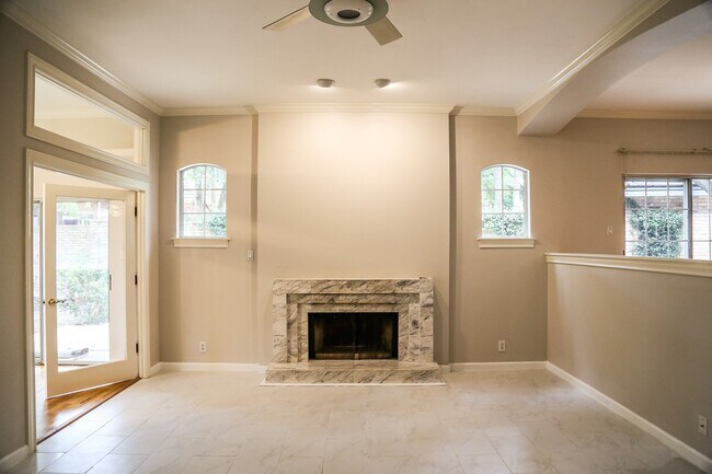 Building Photo - LINCOLN HEIGHTS 3-BEDROOM