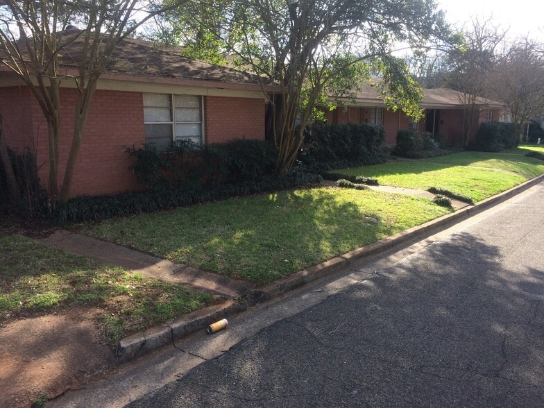 Building Photo - 217 Mitchell St