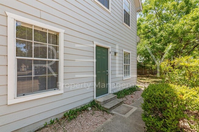 Building Photo - 2908 Whisper Oaks Ln