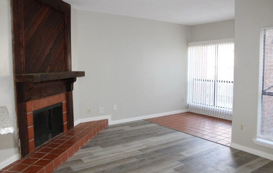 Building Photo - 9254 Forest Ln