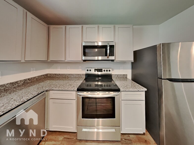 Building Photo - 1834 Carrington Dr