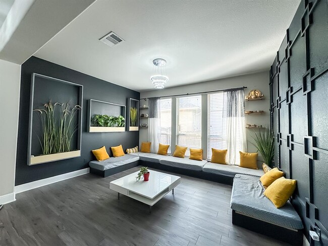 Building Photo - 3020 Desert Shade Bnd