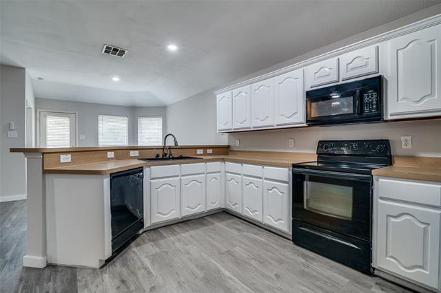 Building Photo - 2800 Spencer Cir