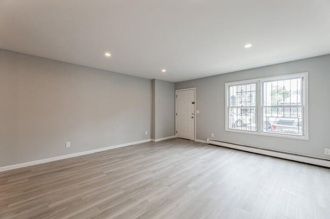 Building Photo - 260 Randolph Ave