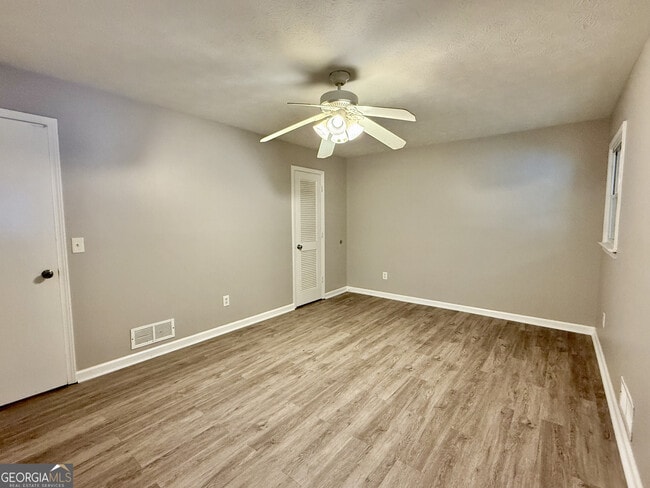 Building Photo - 252 Harmony Grove Rd