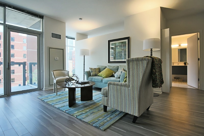 Building Photo - 798 N La Salle St