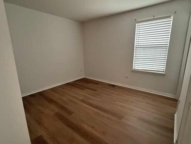 Building Photo - 4424 Monroe Ct