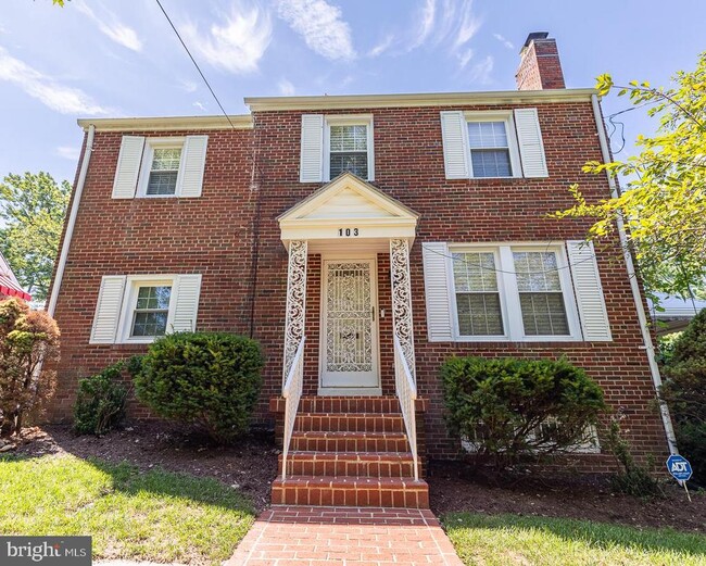 Building Photo - 103 Rittenhouse St NE