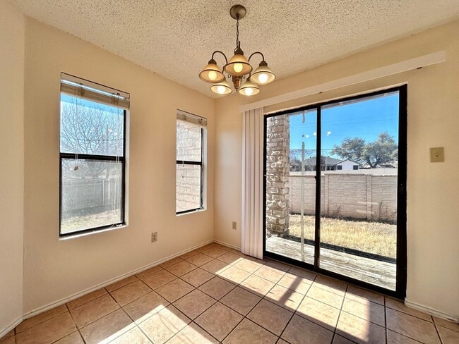 Building Photo - 1760 Horseshoe Cir