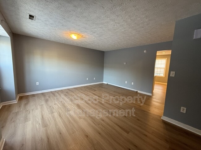 Building Photo - 10500 Boxmeer Ct