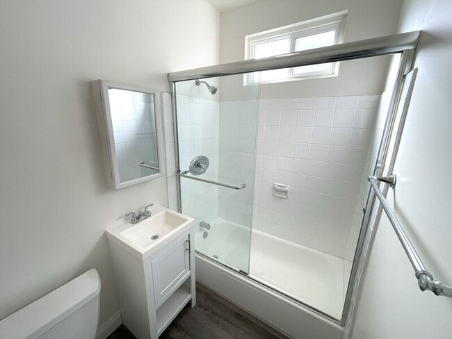 Building Photo - 426-430 West 22nd Street