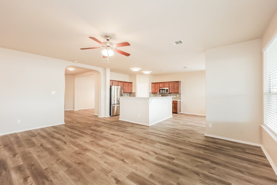 Building Photo - 11615 Tahoka Daisy