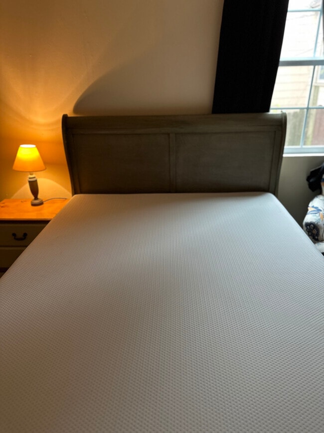 Building Photo - 1315 China St