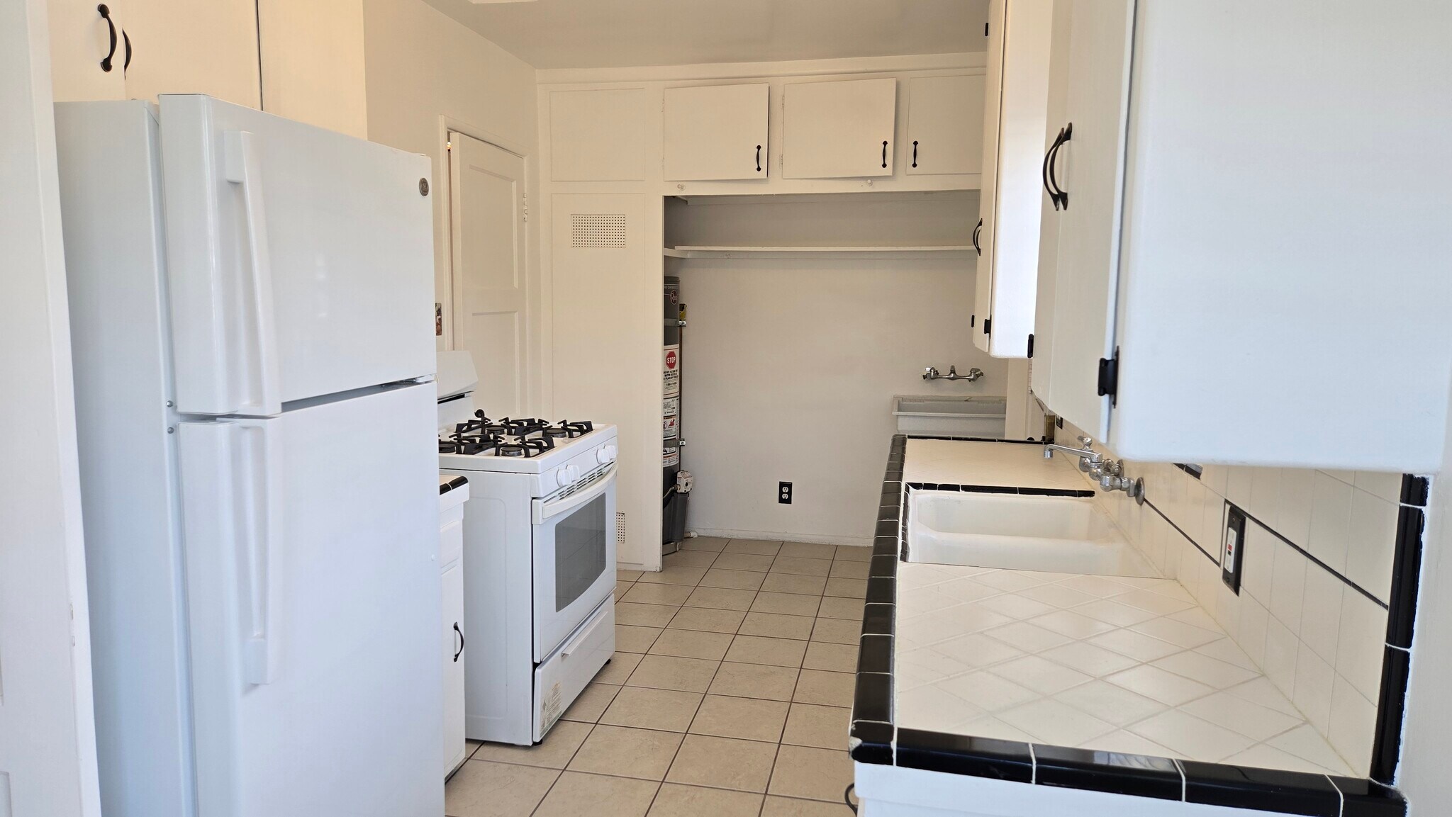 Building Photo - 3552 Locke Ave