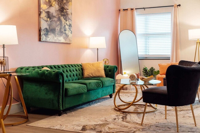 Building Photo - 202 E Main St