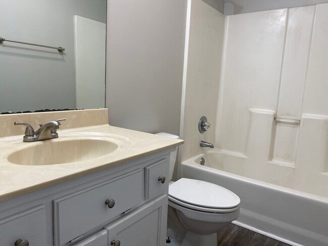 Building Photo - 642 Old Humboldt Rd