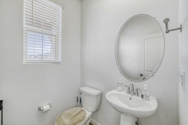 Building Photo - 8991 Hightower St