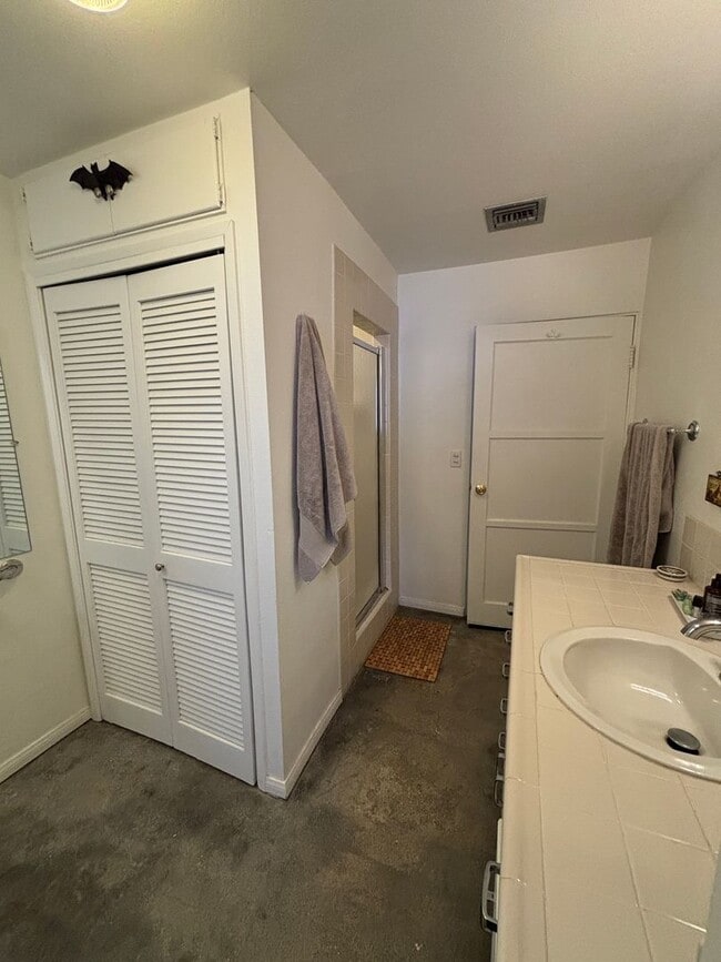 Building Photo - Charming Desert Retreat