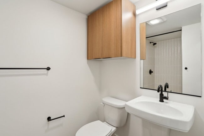 Interior Photo - Carrick