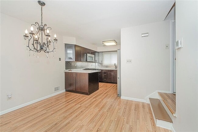 Building Photo - 709 Correll Ave