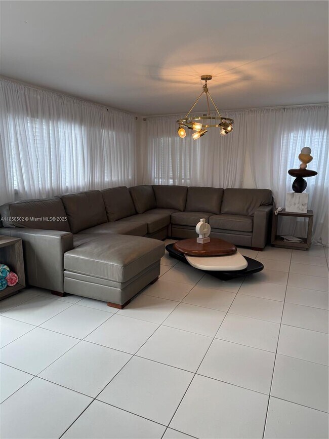 Building Photo - 1301 Grouper Dr