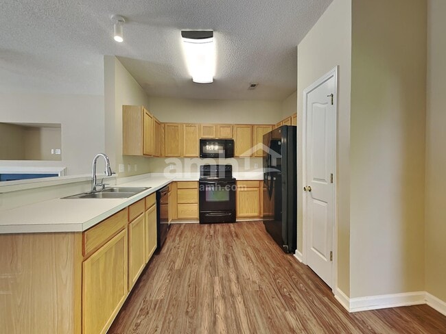 Building Photo - 720 Waterbrook Ln