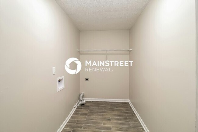Building Photo - 3 Bedroom Pet-Friendly Home in College Park, GA with Main Street Renewal