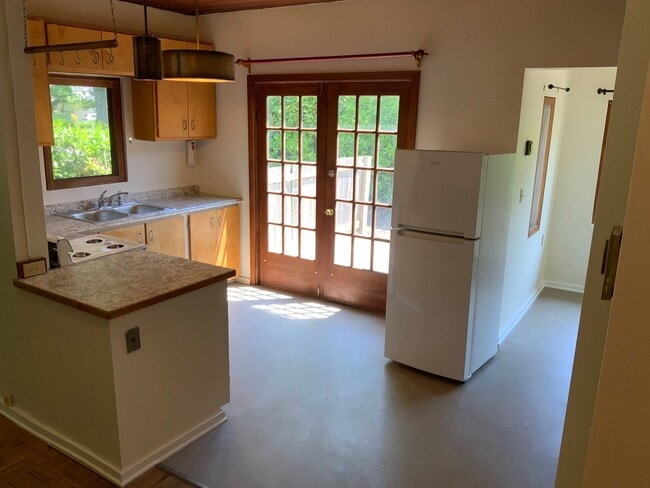 Building Photo - 1 Bedroom in Midtown