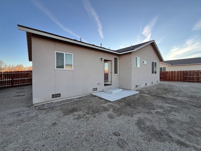 Building Photo - Beautiful 4 Bedroom Home in Fallon