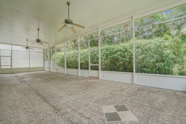 Building Photo - 6164 C Durham Dr