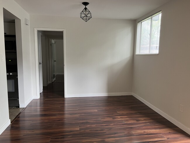 Building Photo - 1168 S Foothill Dr