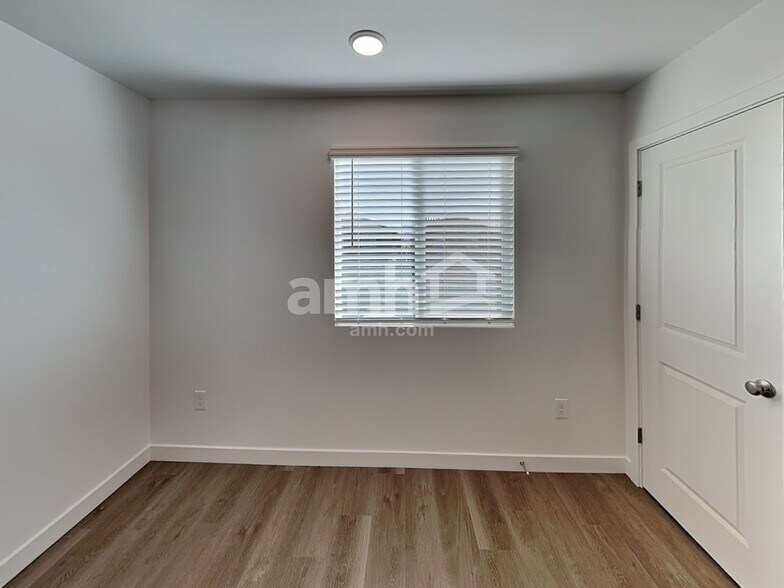 Building Photo - 9742 W Luxton Ln