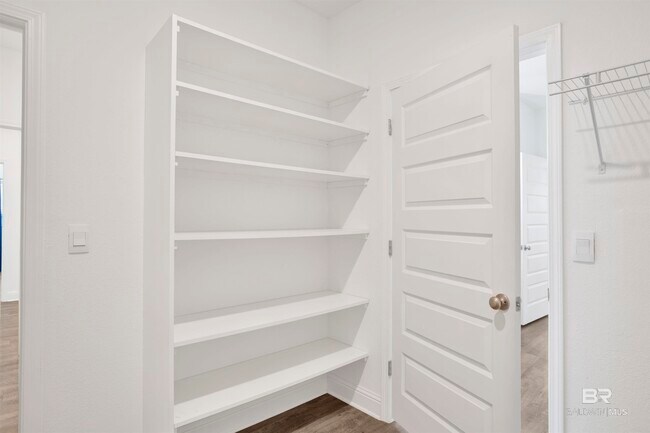 Building Photo - 4299 Montague Dr