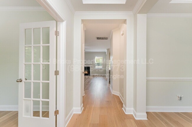 Building Photo - 139 Brackenbury Ln