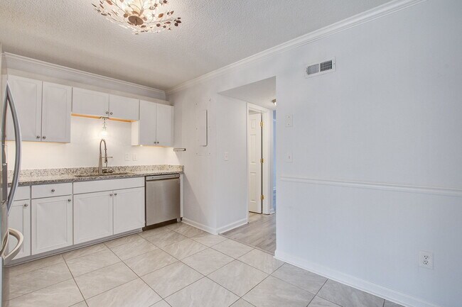 Building Photo - 1836 Mepkin Rd