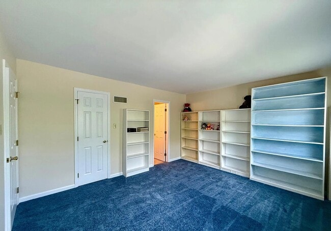 Building Photo - 2814 Kingston Dr