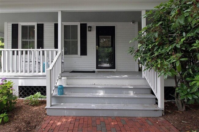 Building Photo - 364 Bellevue Ave