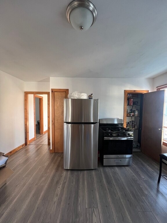 Building Photo - 27 Chestnut St