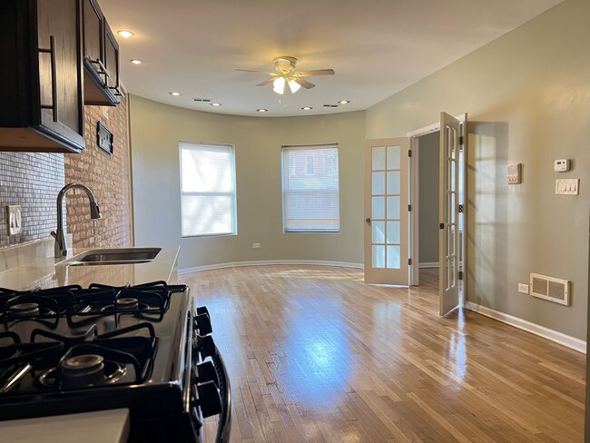 Building Photo - 5710 S Michigan Ave