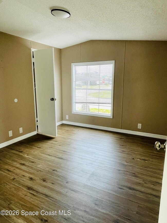 Building Photo - 2508 Chatham Way NE
