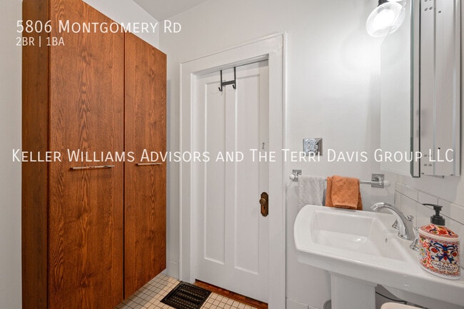 Building Photo - 5806 Montgomery Rd