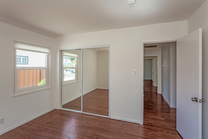 Building Photo - 940 Sequoia Ave