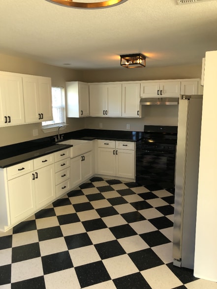 Building Photo - 1006 Bales St