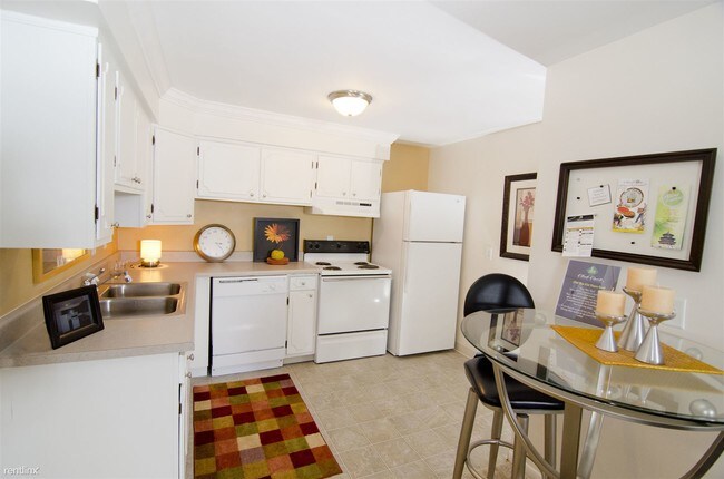 Building Photo - 1242 Haslett Rd