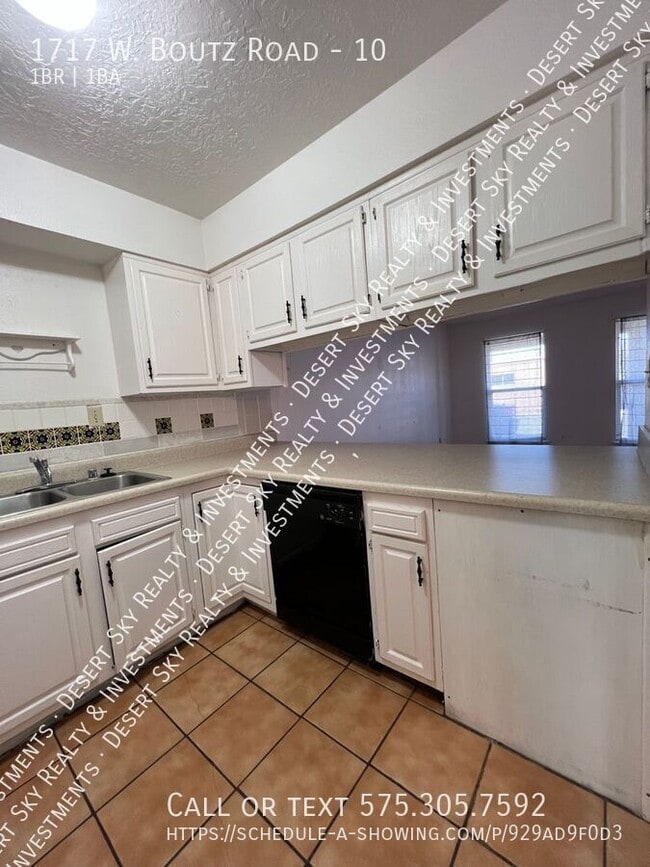 Building Photo - 1717 W Boutz Rd