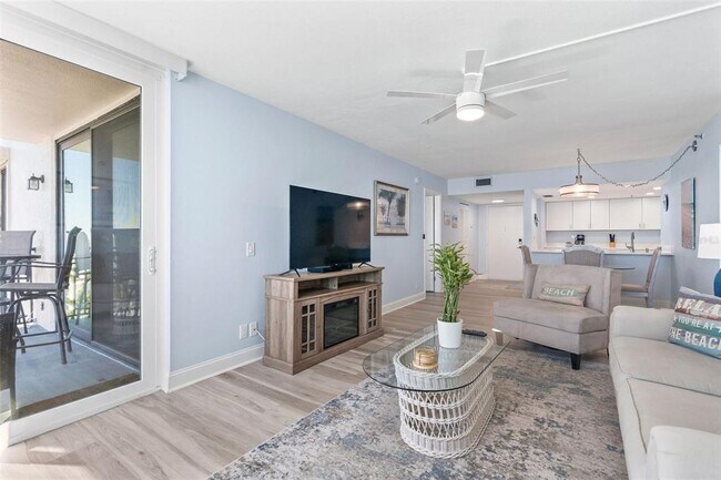 Building Photo - 6287 Bahia Del Mar Cir N