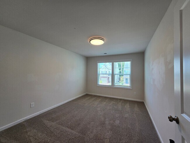Building Photo - 1032 Crescent Moon Lp