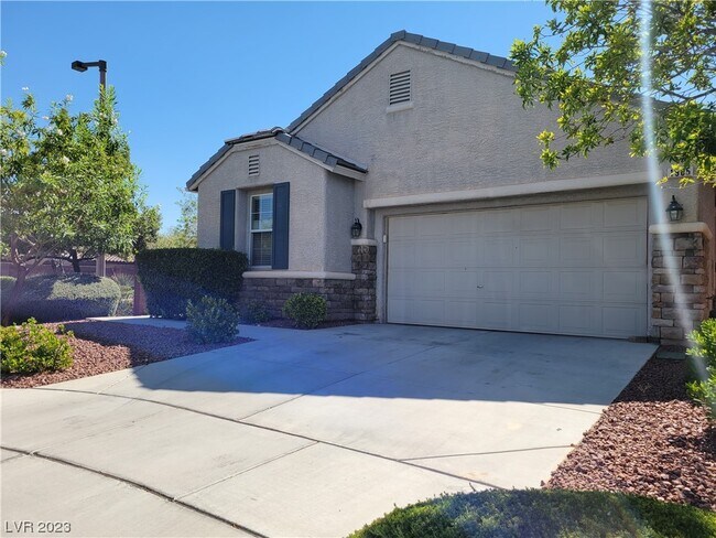 Primary Photo - 1965 Digger Pine Dr