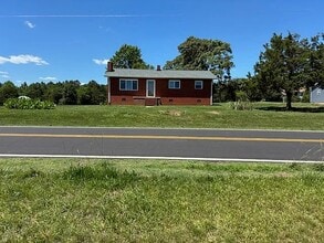 Building Photo - 204 Pear Tree Rd