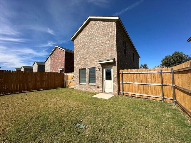 Building Photo - 1840 Wolford Wy